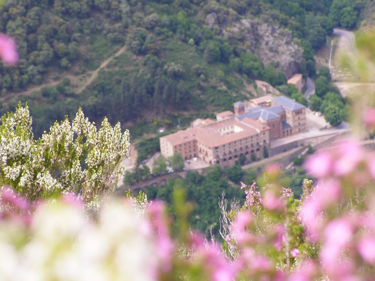 Monasterio De Santa Maria De Valvanera Anguiano Eksteriør billede